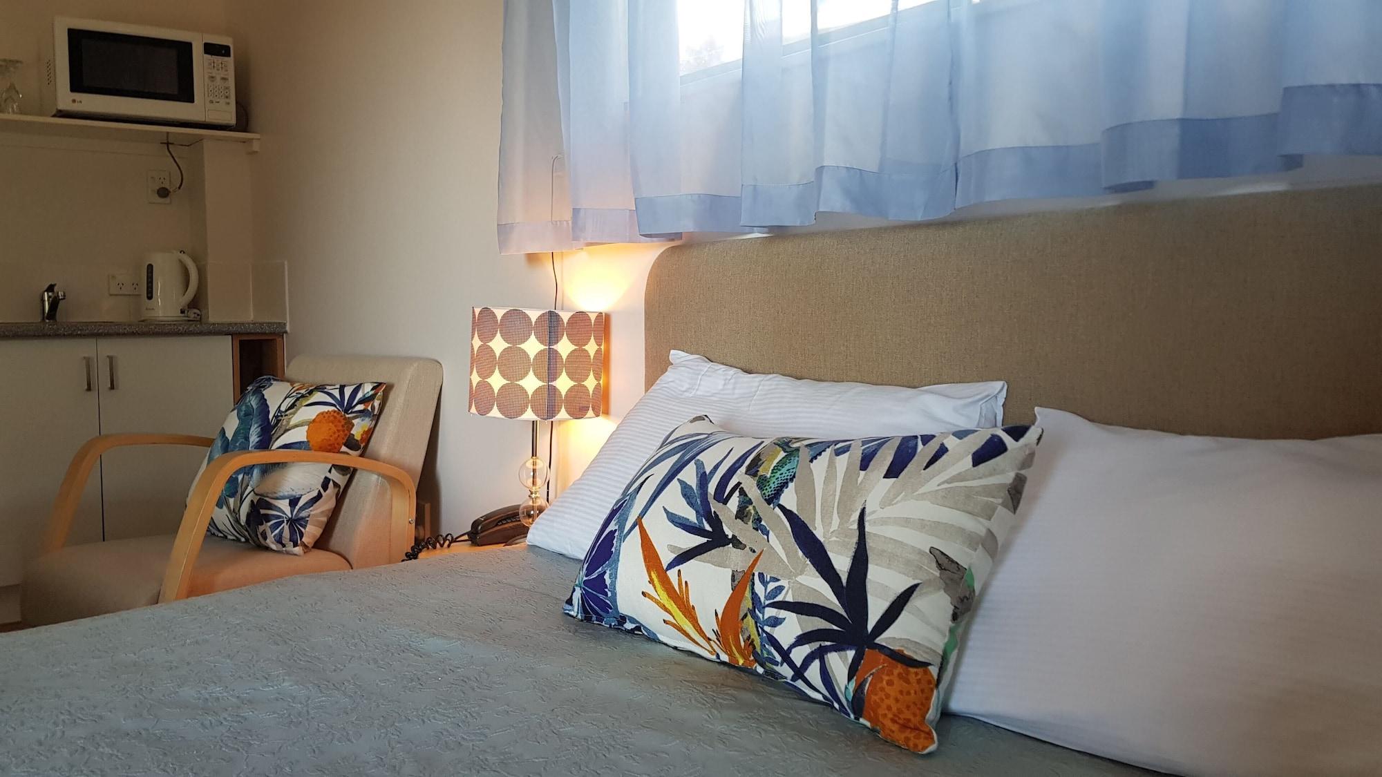 Asure Admirals View Motel Пайхия Екстериор снимка