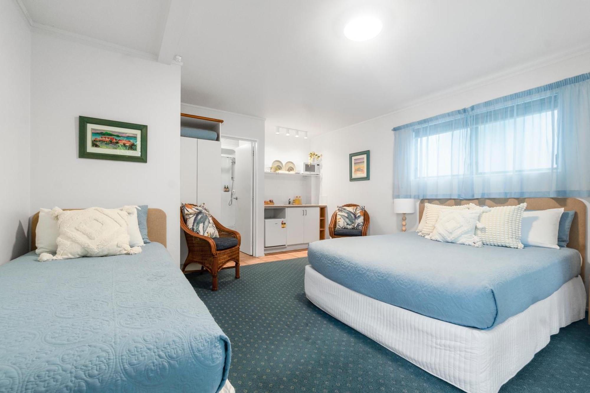Asure Admirals View Motel Пайхия Екстериор снимка
