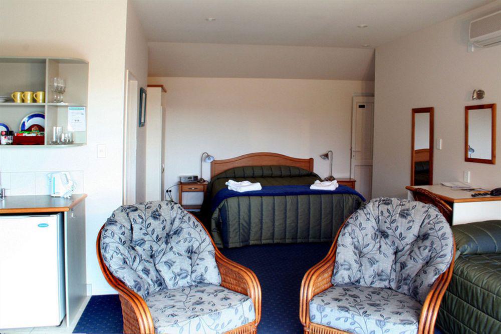 Asure Admirals View Motel Пайхия Екстериор снимка